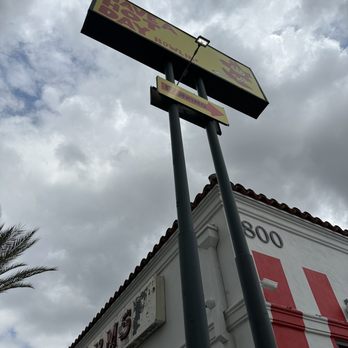 Howlin' Ray's - Southern Near Me - Pasadena, California Howlin' Ray's - Southern Near Me - Pasadena, California