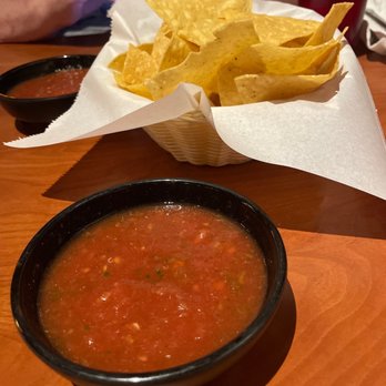 El Jaripeo - Chips and salsa - Mexican Near Me - Indianapolis, Indiana