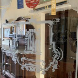 Taverna de li Caldora - Front door showing Michelin recognition