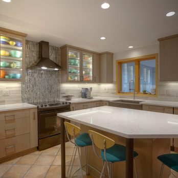 Tony Trapp Remodeling - a kitchen with a large island - General Contractors Near Me - Madison, Wisconsin Tony Trapp Remodeling - a kitchen with a large island - General Contractors Near Me - Madison, Wisconsin