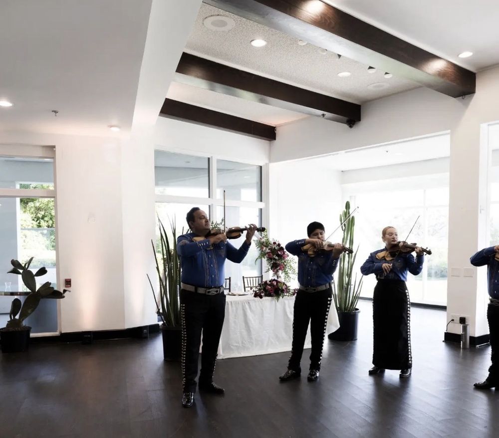 EL VOZQE Updated August 2024 34 Photos & 17 Reviews 22658 Main St