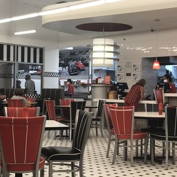 Steak ’n Shake - Dining room - Burgers Near Me - Las Vegas, Nevada Steak ’n Shake - Dining room - Burgers Near Me - Las Vegas, Nevada