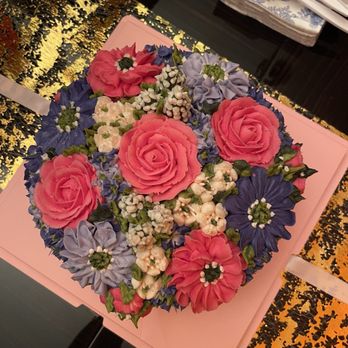 Calabasas Cupcake Bouquets - Flower Garden Cake 8" - Cupcakes Near Me Calabasas Cupcake Bouquets - Flower Garden Cake 8" - Cupcakes Near Me