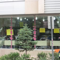 Demti Tekstil - Esat dörtyola giderken Bardacık sokağın köşesindeki ucuz kıyafetçi
