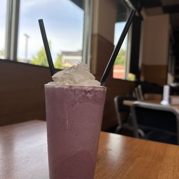 Tipsy Cow Burger Bar - Northwest Berry - Burgers Near Me - Issaquah, Washington