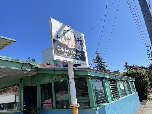 United Mariscos Y Birrieria by null