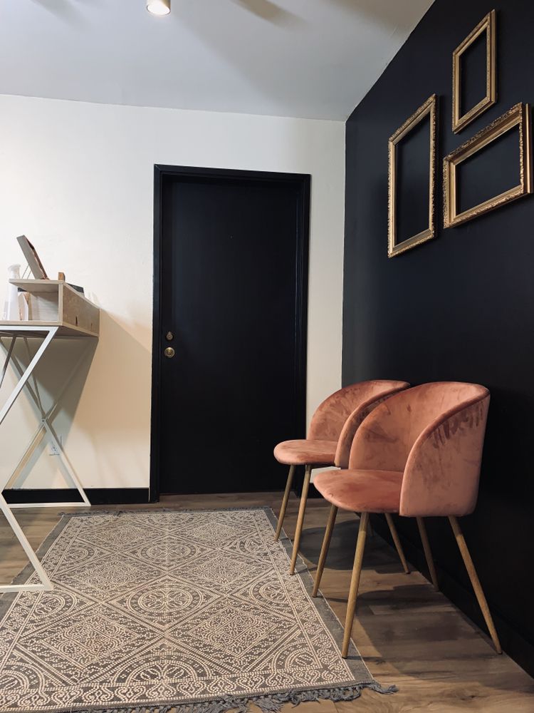 Skin and Roses Esthetics Logo