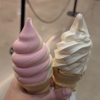 Meadowlark Dairy - Strawberry & vanilla swirl and banana - Ice Cream & Frozen Yogurt Near Me - Livermore, California Meadowlark Dairy - Strawberry & vanilla swirl and banana - Ice Cream & Frozen Yogurt Near Me - Livermore, California