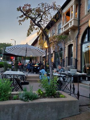 Bistro La Floraison by null