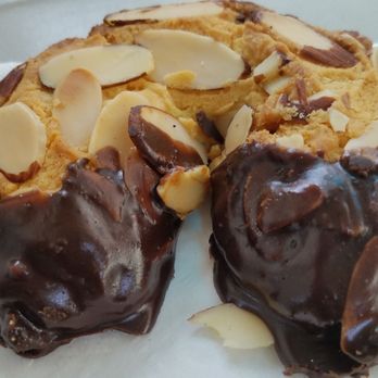 Nino's Bakery - Almond horseshoe - Bakeries Near Me - Albany, New York