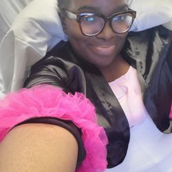 Norfolk Plastic Surgery - Recovery was so good that I was taking pics in my recovery room.