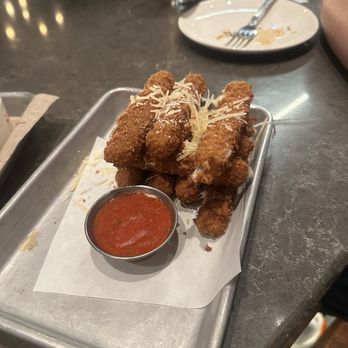 BJ's Restaurant & Brewhouse - Mozzerella sticks - Breweries Near Me - Colonie, New York BJ's Restaurant & Brewhouse - Mozzerella sticks - Breweries Near Me - Colonie, New York