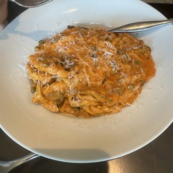 Bacchus Ristorante - Italian Near Me - Windsor, Ontario