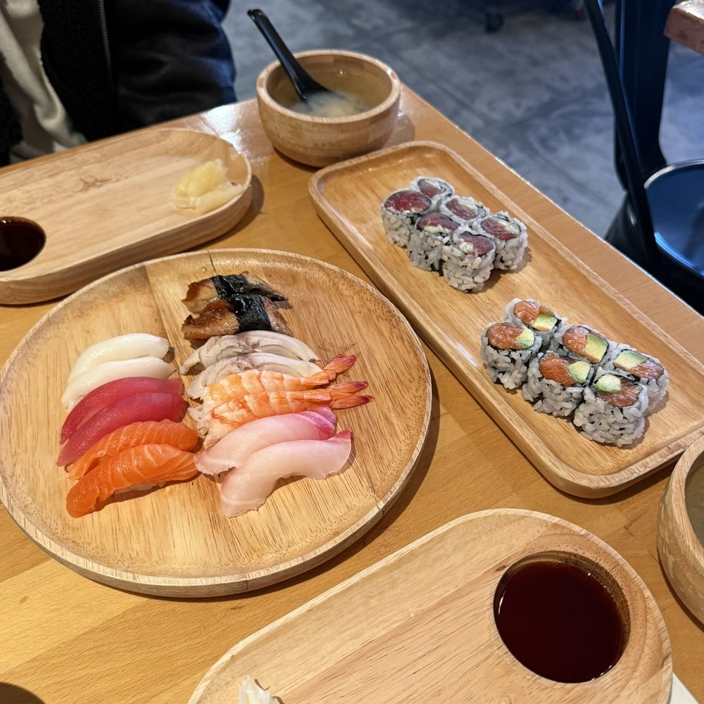 Akino - Sushi Bars Near Me - Elmhurst, New York Akino - Sushi Bars Near Me - Elmhurst, New York