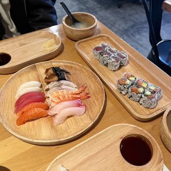 Akino - Sushi Bars Near Me - Elmhurst, New York