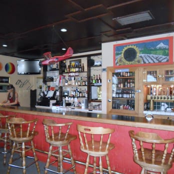 Saw Tooth Roadhouse - Bar / lounge for 21 and older also has table seating - Pizza Near Me - Hood River, Oregon Saw Tooth Roadhouse - Bar / lounge for 21 and older also has table seating - Pizza Near Me - Hood River, Oregon