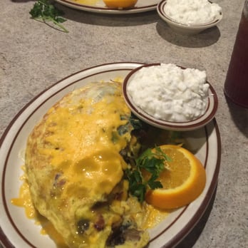 Spencer's Restaurant - Meat Lovers Omelet - Breakfast & Brunch Near Me - Bakersfield, California Spencer's Restaurant - Meat Lovers Omelet - Breakfast & Brunch Near Me - Bakersfield, California