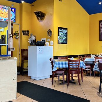 Mari Luna Mexican Grill - the interior of the restaurant - Mexican Near Me - Pikesville, Maryland
