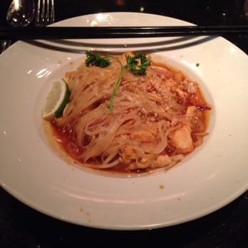 Sake Cafe - Chicken pad thai topped with a very dry (but pretty) lime - Japanese Near Me - New Orleans, Louisiana Sake Cafe - Chicken pad thai topped with a very dry (but pretty) lime - Japanese Near Me - New Orleans, Louisiana