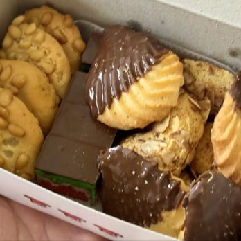 Francesco's Bakery - Bakeries Near Me - Hicksville, New York
