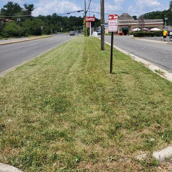 Landscape Kings - a street corner with a no parking sign - Junk Removal & Hauling Near Me - Herndon, Virginia Landscape Kings - a street corner with a no parking sign - Junk Removal & Hauling Near Me - Herndon, Virginia