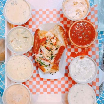 Pike Place Chowder - Full lobster roll and chowder flight. Meh. Follow me on IG @laurajaynoms for food recs! - Seafood Near Me - Seattle, Washington Pike Place Chowder - Full lobster roll and chowder flight. Meh. Follow me on IG @laurajaynoms for food recs! - Seafood Near Me - Seattle, Washington