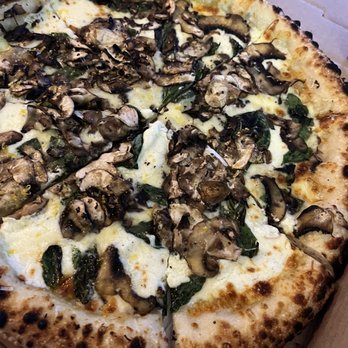 Maker Pizza Thornhill - SO mushroom Basil, cremini mushrooms, grass fed mozzarella, fresh garlic, grana Padano, sea salt, cracked pepper, lemon zest - Pizza Near Me - Thornhill, Ontario
