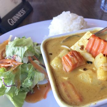 Sunset Thai Restaurant - Yellow curry with tofu - Thai Near Me - Pismo Beach, California Sunset Thai Restaurant - Yellow curry with tofu - Thai Near Me - Pismo Beach, California
