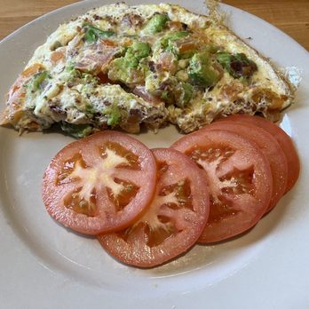 Hill Street Cafe - California omelette with avocado, bacon and tomatoes. - Breakfast & Brunch Near Me - La Canada Flintridge, California