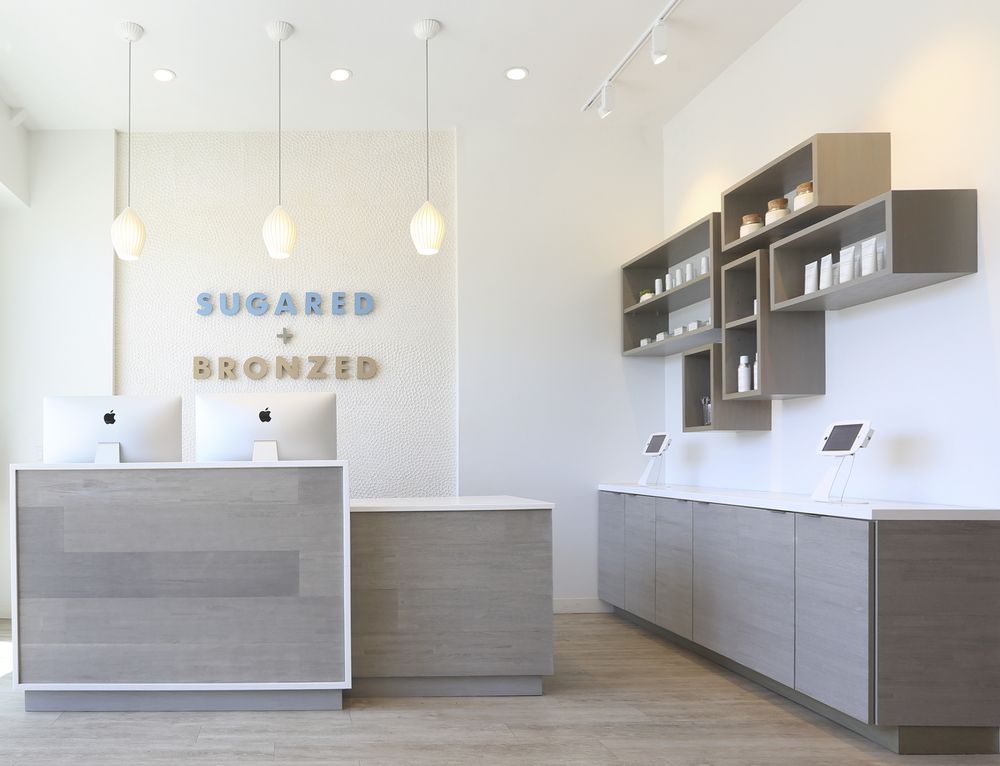SUGARED + BRONZED Logo