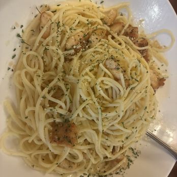 Persichetti's Restaurant - Aglio E Olio with chicken - Seafood Near Me - Jeannette, Pennsylvania Persichetti's Restaurant - Aglio E Olio with chicken - Seafood Near Me - Jeannette, Pennsylvania