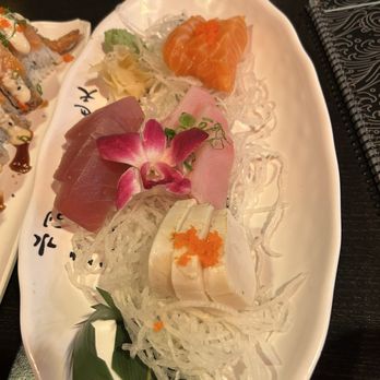 Sushi Hook - Sashimi Combo (12pcs) - Sushi Bars Near Me - Sacramento, California