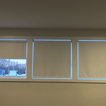 Blind Wizard - Left shade is made backwards. - Shades & Blinds Near Me - Teays Valley, West Virginia