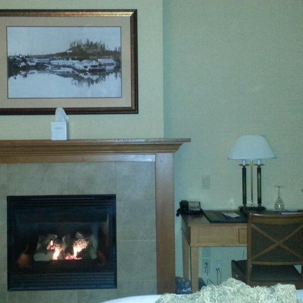 Roche Harbor Resort - Lovely fireplace in our Quarryman Hall suite. - Resorts Near Me - Roche Harbor, Washington Roche Harbor Resort - Lovely fireplace in our Quarryman Hall suite. - Resorts Near Me - Roche Harbor, Washington