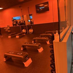 Orangetheory Fitness - No availability in the class? But there's a bunch of empty spots right here. I don't understand.
