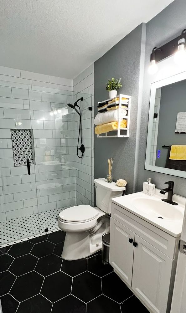 Slide of Southern Roots Remodel & Outdoor