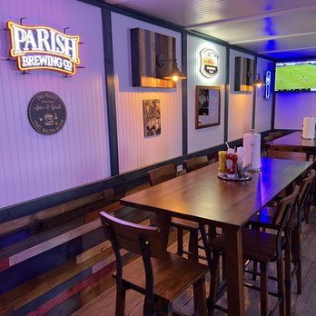 Pallet Bar and Grill - Dining Area - American Near Me - Fort Walton Beach, Florida Pallet Bar and Grill - Dining Area - American Near Me - Fort Walton Beach, Florida