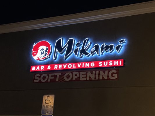 Mikami Bar & Revolving Sushi, Convoy San Diego by null