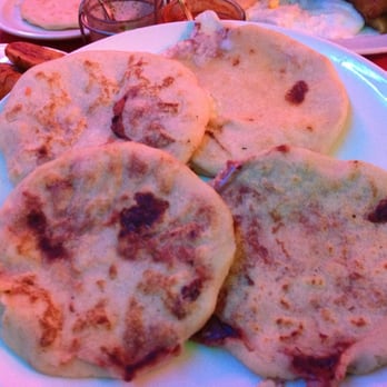 Rincon Gunaco - Pupusas con queso y frijoles (bean and cheese pupusas) - Salvadoran Near Me - Copiague, New York
