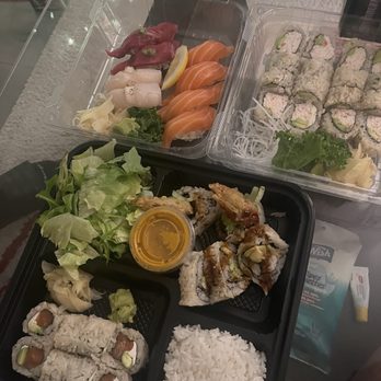 Maki & Sushi - Arcadia - The California roll was a big miss unfortunately - Sushi Bars Near Me - Arcadia, California Maki & Sushi - Arcadia - The California roll was a big miss unfortunately - Sushi Bars Near Me - Arcadia, California