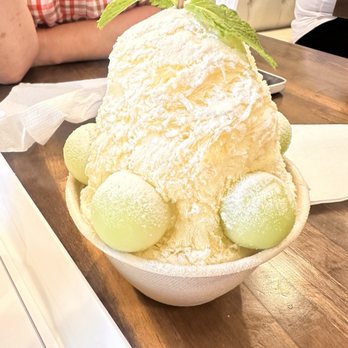 Oakobing - Mango Melon Shaved Ice - Ice Cream & Frozen Yogurt Near Me - Pasadena, California