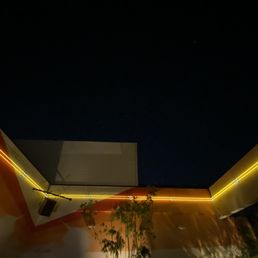 3rd floor roof top seating