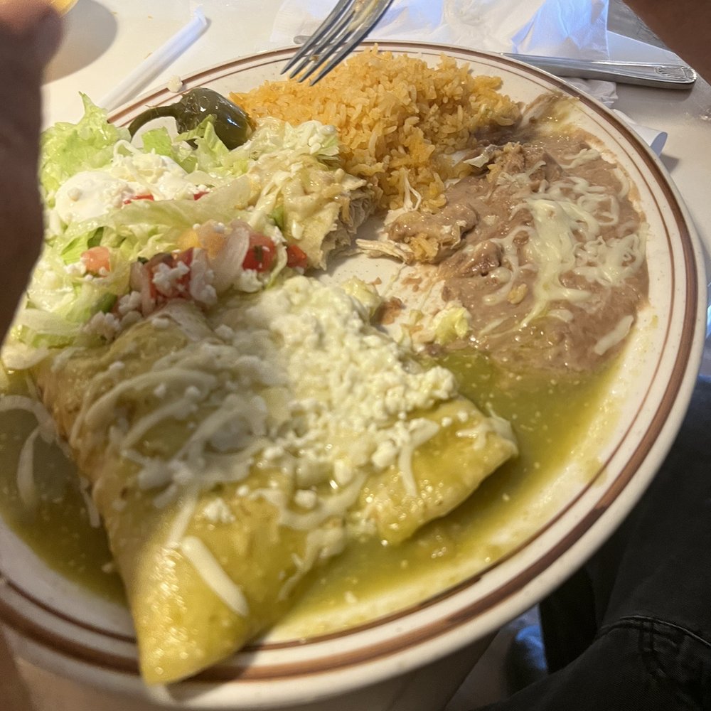 La Reata Mexican Restaurant - Enchiladas verdes de tomatillo de pollo muy ricas - Mexican Near Me - Taylors, South Carolina La Reata Mexican Restaurant - Enchiladas verdes de tomatillo de pollo muy ricas - Mexican Near Me - Taylors, South Carolina