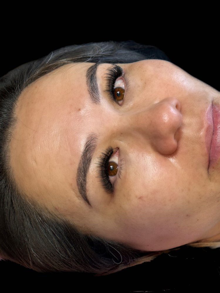 Muerta Lashes Logo