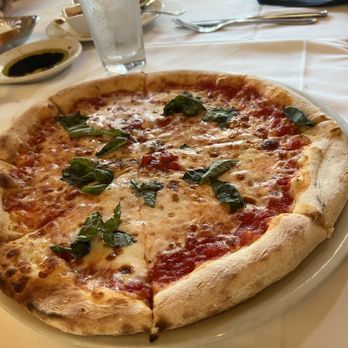 Il Fornaio - Margherita pizza - Italian Near Me - Irvine, California