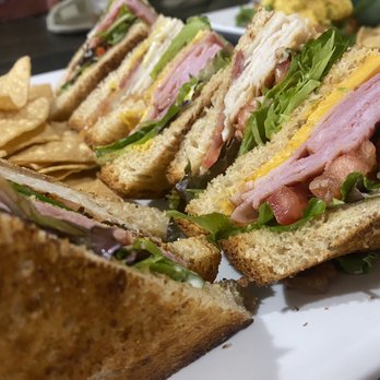 Mama's Bistro - Breakfast & Brunch Near Me - Friendswood, Texas