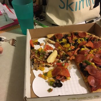 Flingers Pizza Pub - Pizza Near Me - Bloomington, Illinois Flingers Pizza Pub - Pizza Near Me - Bloomington, Illinois