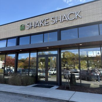 Shake Shack Waverly Place - Storefront - Fast Food Near Me - Cary, North Carolina