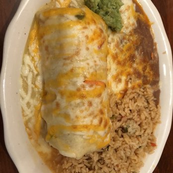 Quates Mexican Restaurant - Grande burro - Mexican Near Me - Oakland Park, Florida