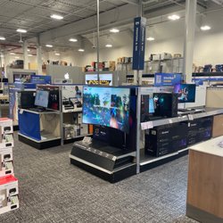 Best Buy-Levittown - Nobody in this photo. That's the point.